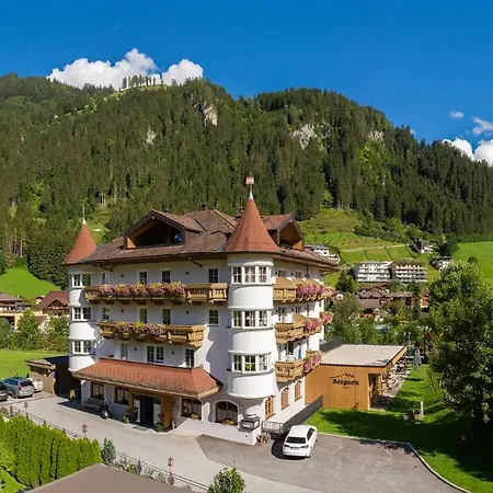 Boutique Hundehotel Bergzeit 4*