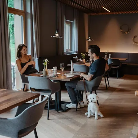 Hotel Boutique Hundehotel Bergzeit