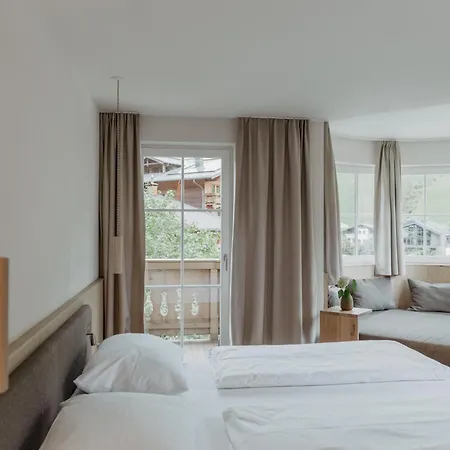 Hotel Boutique Hundehotel Bergzeit 4*