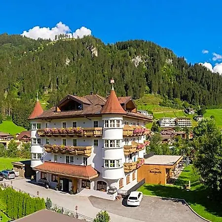 Boutique Hundehotel Bergzeit Hotel 4*
