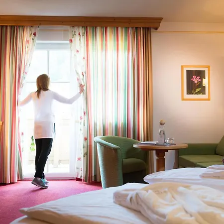 Hotel Bergzeit 4*