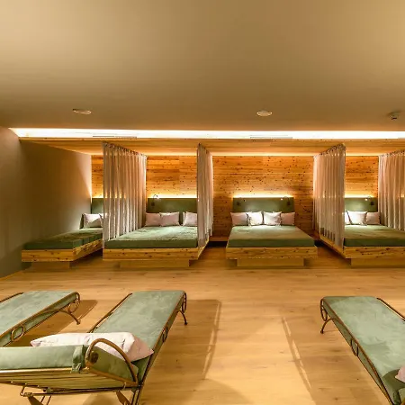 Bergzeit Hotel 4*